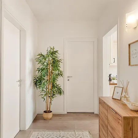 La Casa Accanto Apartment *
